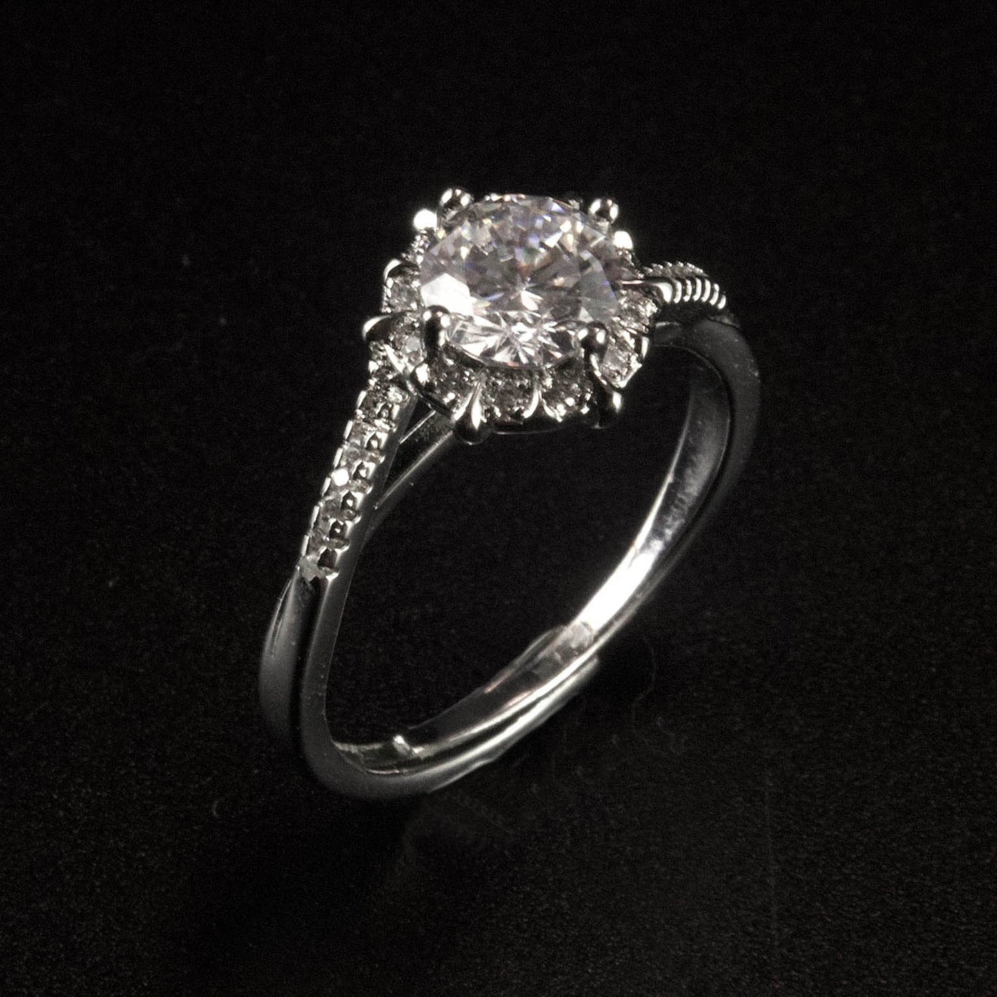 Joudwass Adjustable Moissanite Ring | Diamond-Grade Shine