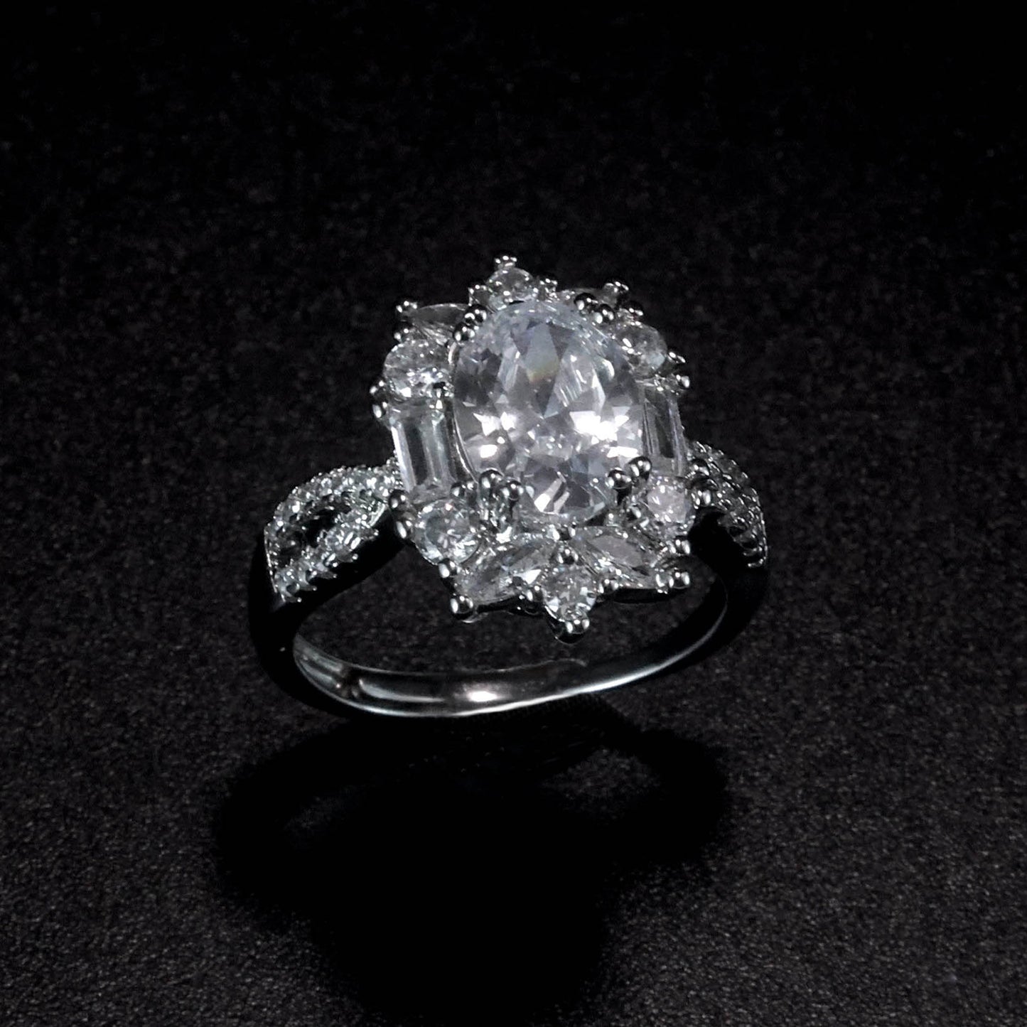 Joudwass Adjustable Moissanite Ring – Sparkling & Stylish