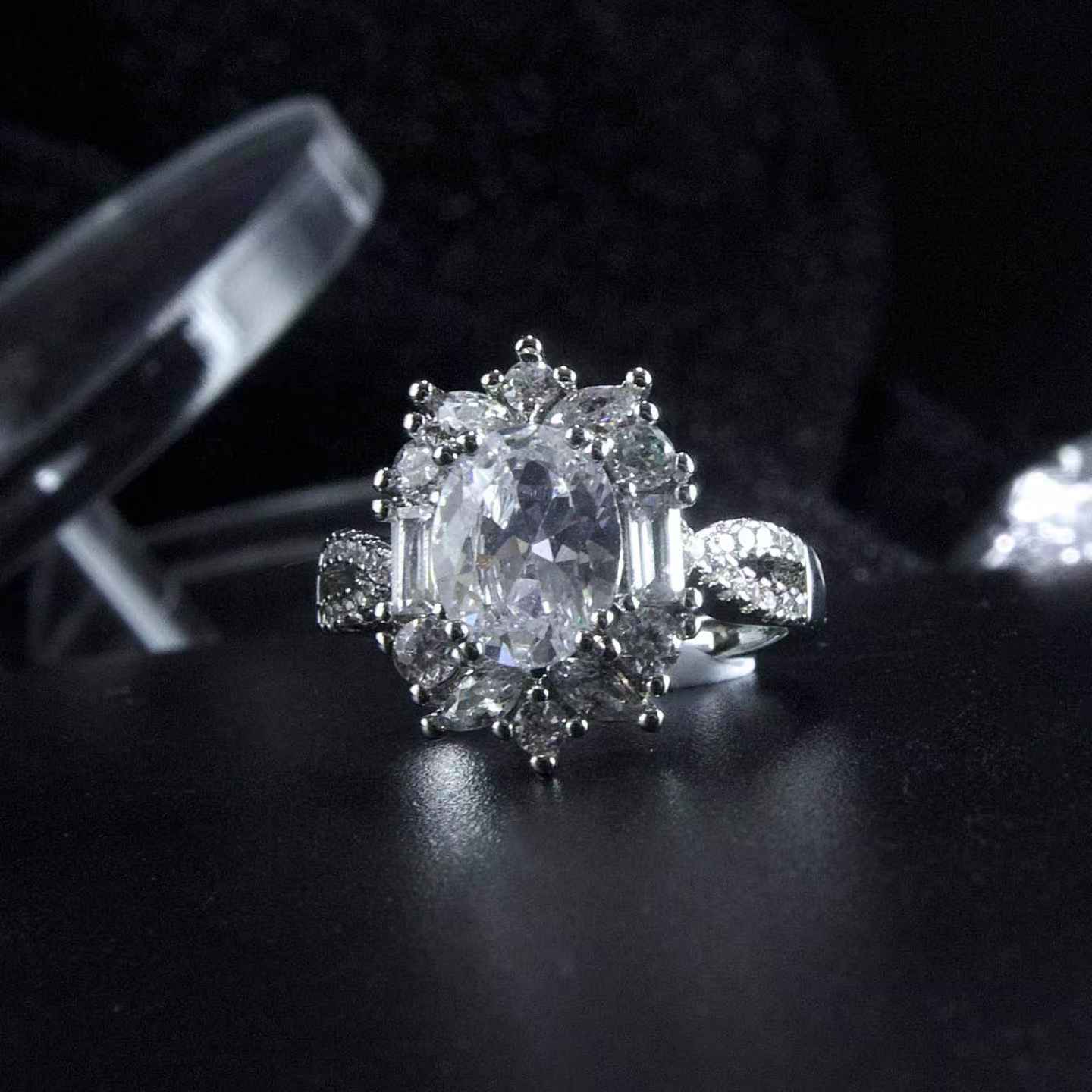 Joudwass Adjustable Moissanite Ring – Sparkling & Stylish