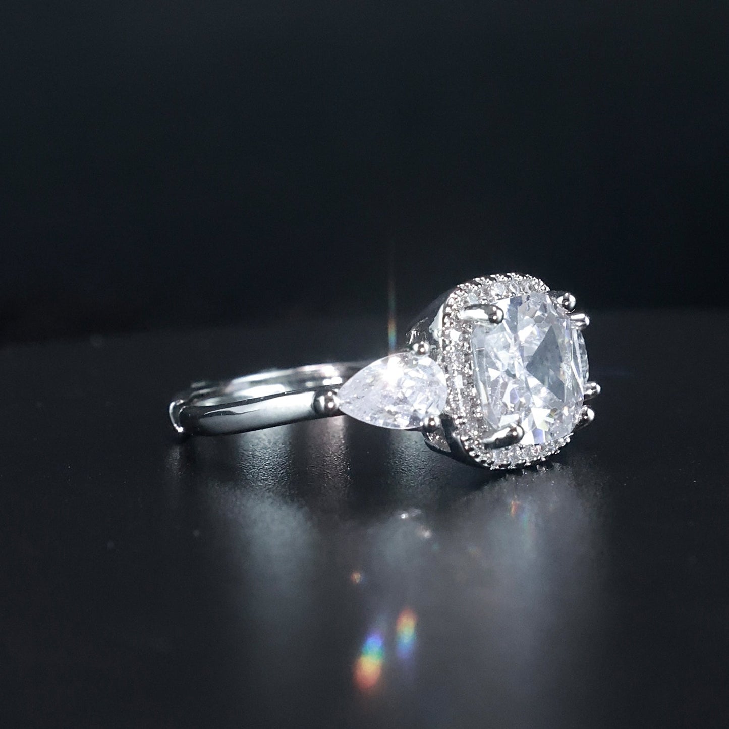 Joudwass adjustable moissanite ring: diamond-alternative brilliance, fits all sizes. Perfect gift for her!