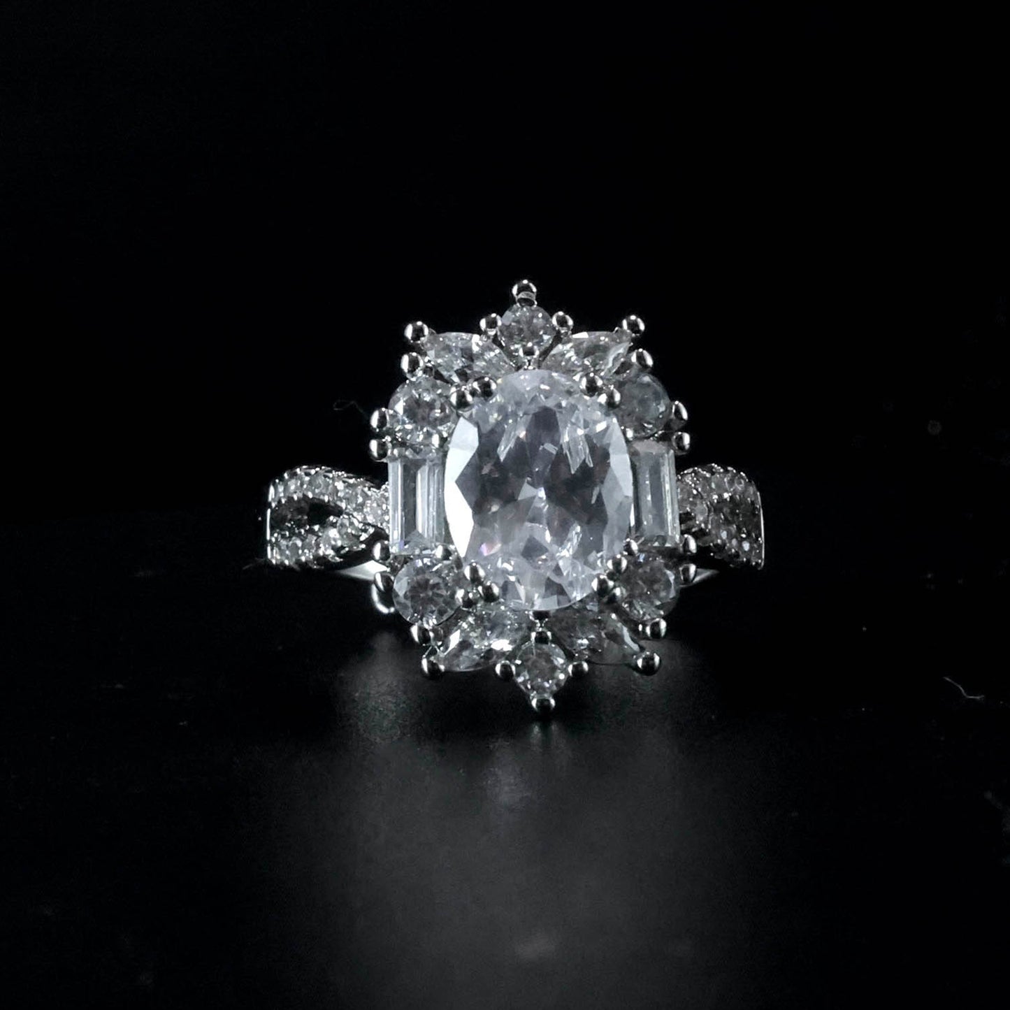 Joudwass Adjustable Moissanite Ring – Sparkling & Stylish